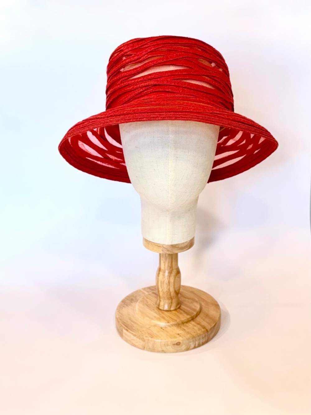 Vintage Inspired Nine West Red Mesh Ribbon Cloche Sun Hat.